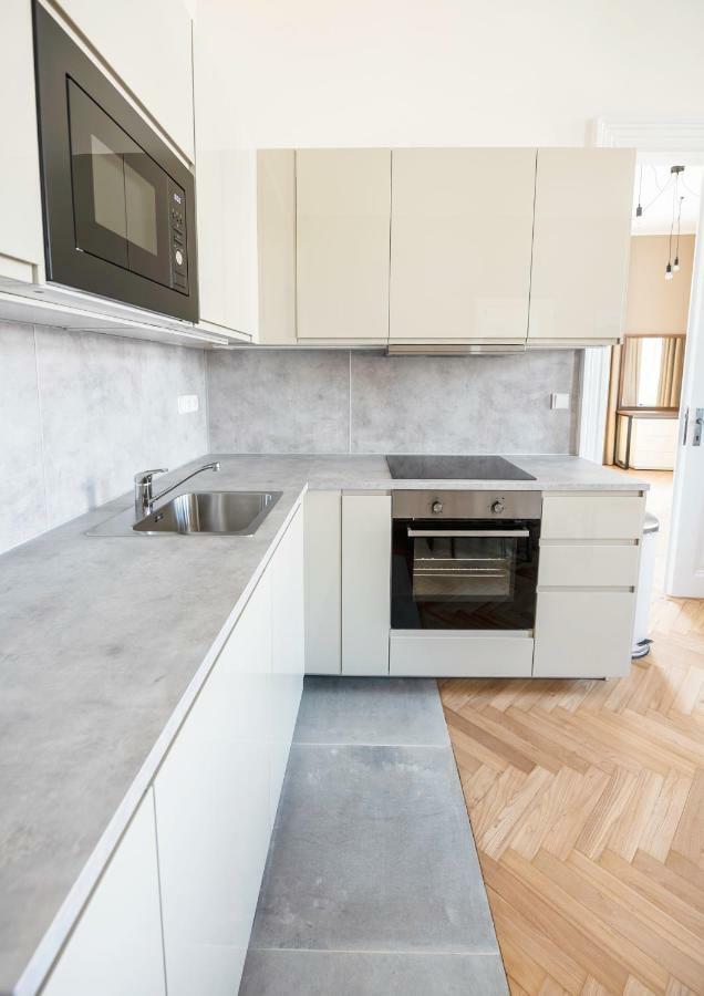 Letna Garden Suites Prague Luaran gambar
