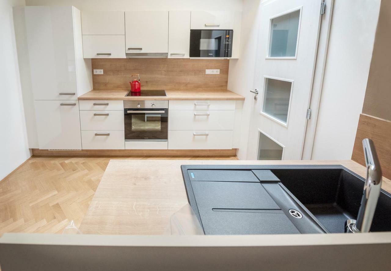 Letna Garden Suites Prague Luaran gambar